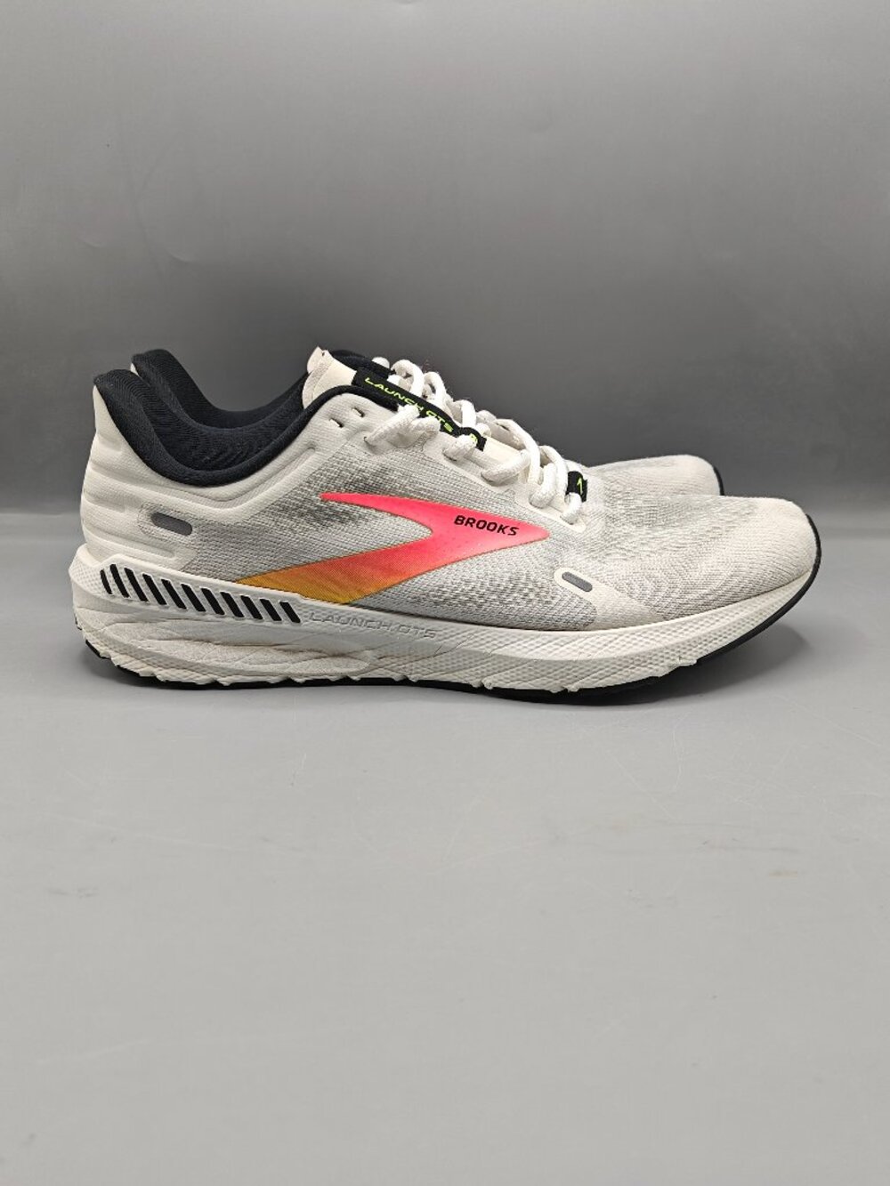Brooks Launch GTS 9 Men's 11.5 Running Shoes White/PinkNightlife D 110387-1D-148
